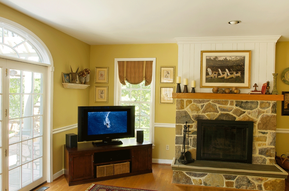 Custom TV Installs Signature Audio Systems